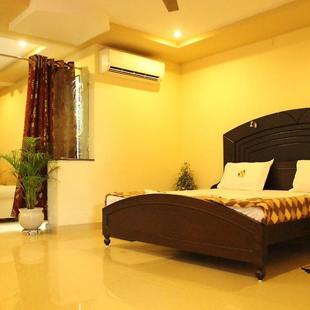 Hotel Sri Grands Rajahmundry Luaran gambar