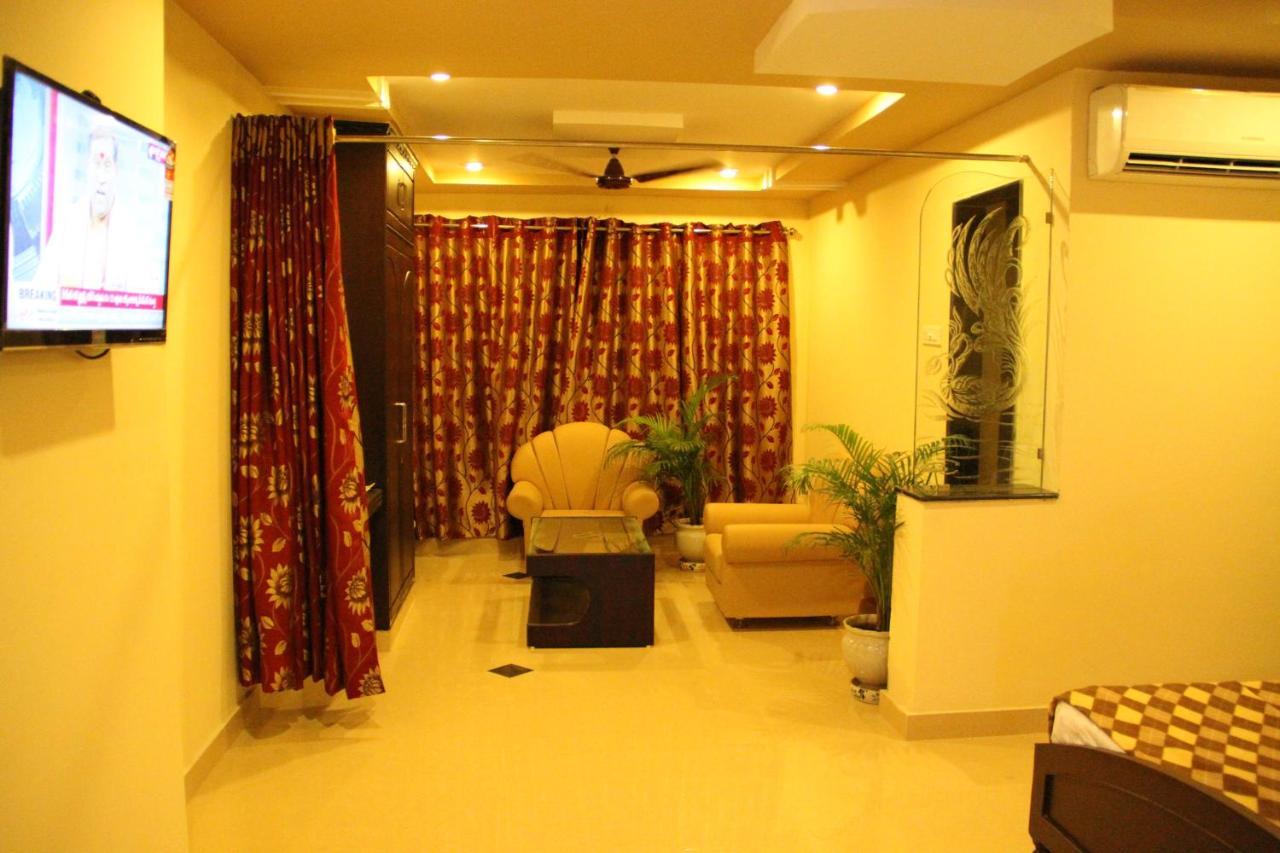 Hotel Sri Grands Rajahmundry Luaran gambar