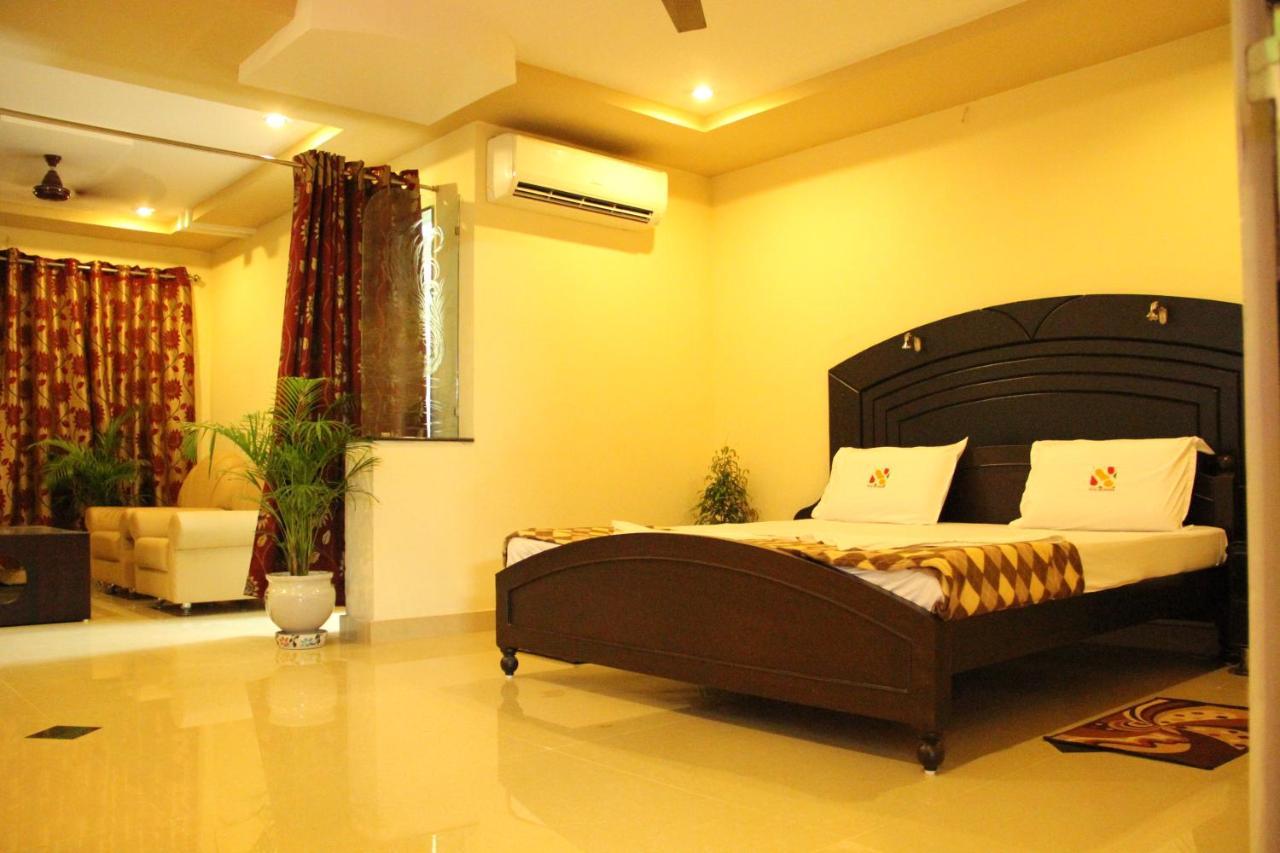 Hotel Sri Grands Rajahmundry Luaran gambar