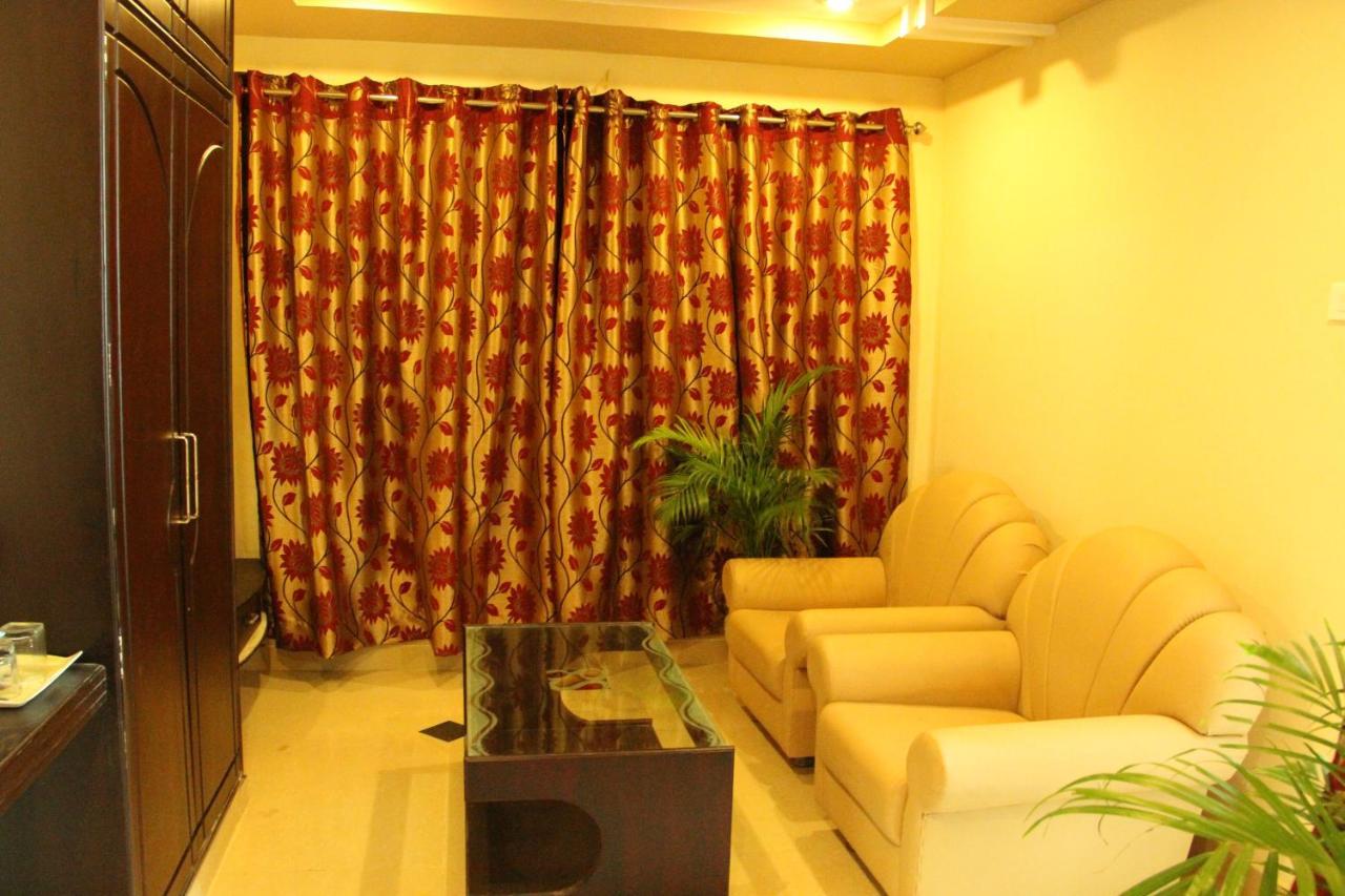 Hotel Sri Grands Rajahmundry Luaran gambar